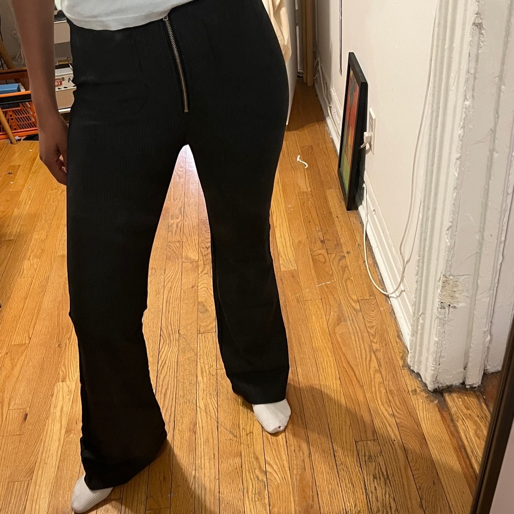 Extremely flattering Zipper front stripe pants